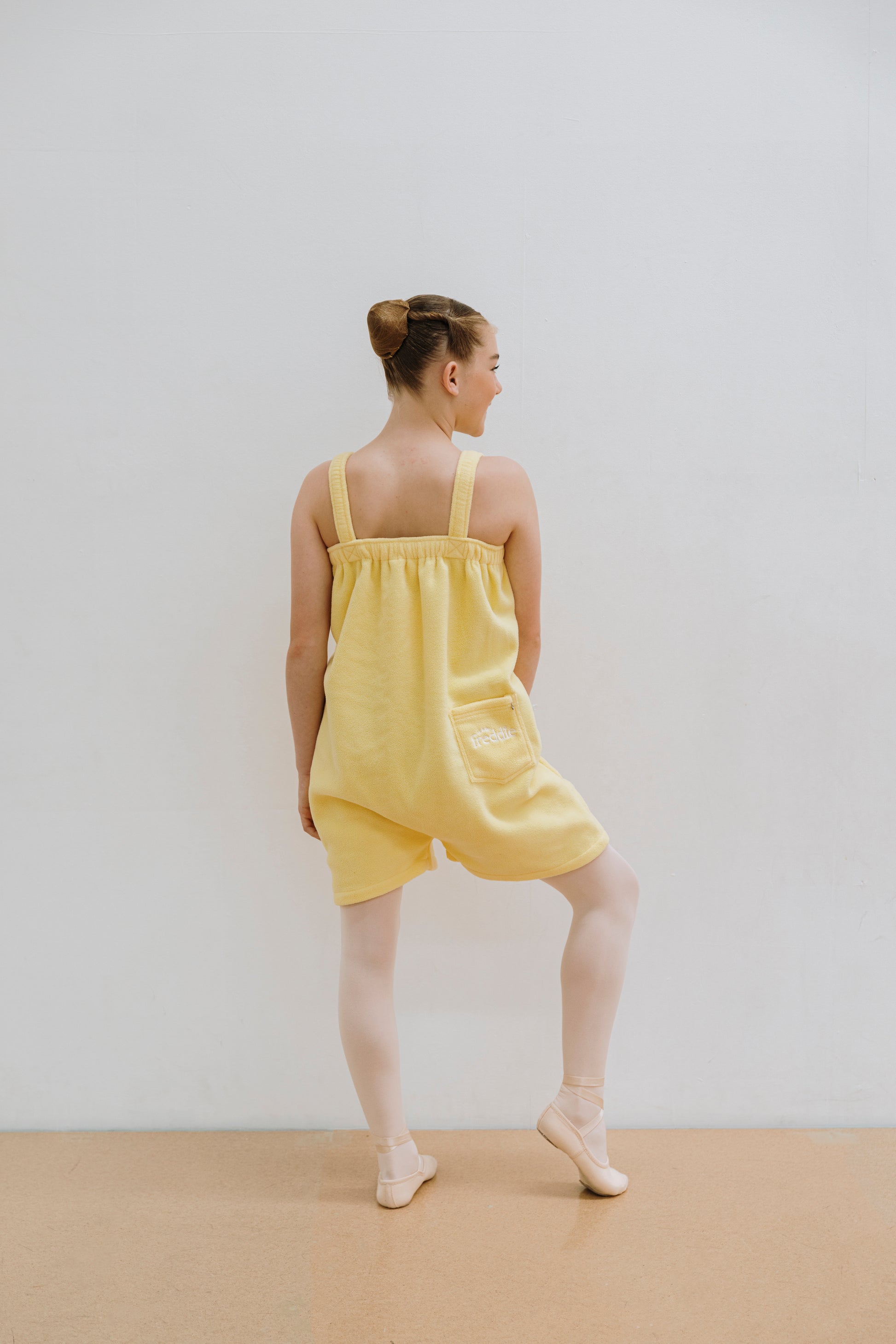 Mellow Yellow Short Freddie